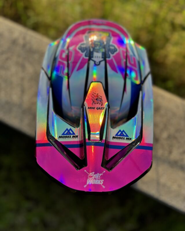 Kit déco 100% perso full hologramme pour FOX V1
🖥️ : www.splitworks.fr
‌
#mx #motocross #graphic #kitdeco #mxgraphics #mxdecals #motocrossgraphics #supermoto #supermotard #motolife #mxlife⁣⁣⁣⁣⁣⁣⁣⁣⁣⁣⁣⁣
#impression #publicity #publicite #ride #dirtbike #motorcycle #stickers #print #design #splitworks