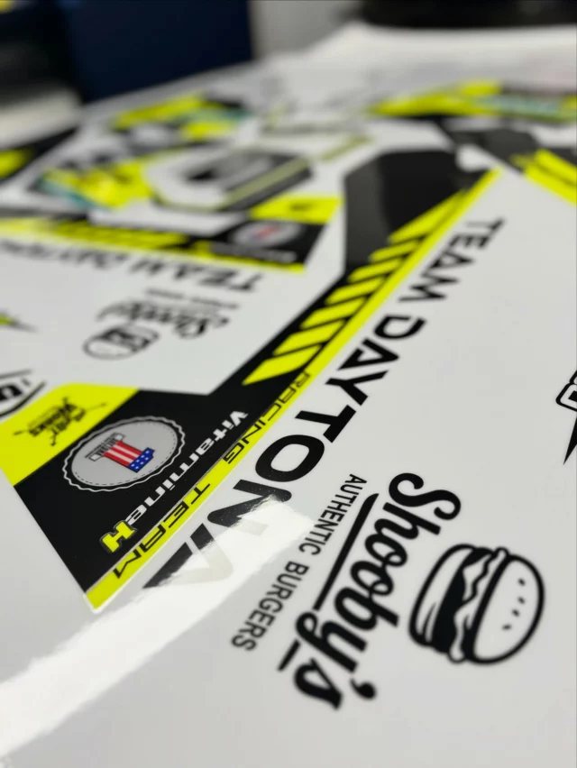 Kit déco 100% perso pour 250 FC 2025
‌
📌 : option fluo
🖥️ : www.splitworks.fr
‌
#mx #motocross #graphic #kitdeco #mxgraphics #mxdecals #motocrossgraphics #supermoto #supermotard #motolife #mxlife⁣⁣⁣⁣⁣⁣⁣⁣⁣⁣⁣⁣
#impression #publicity #publicite #ride #dirtbike #motorcycle #stickers #print #design #splitworks #viral